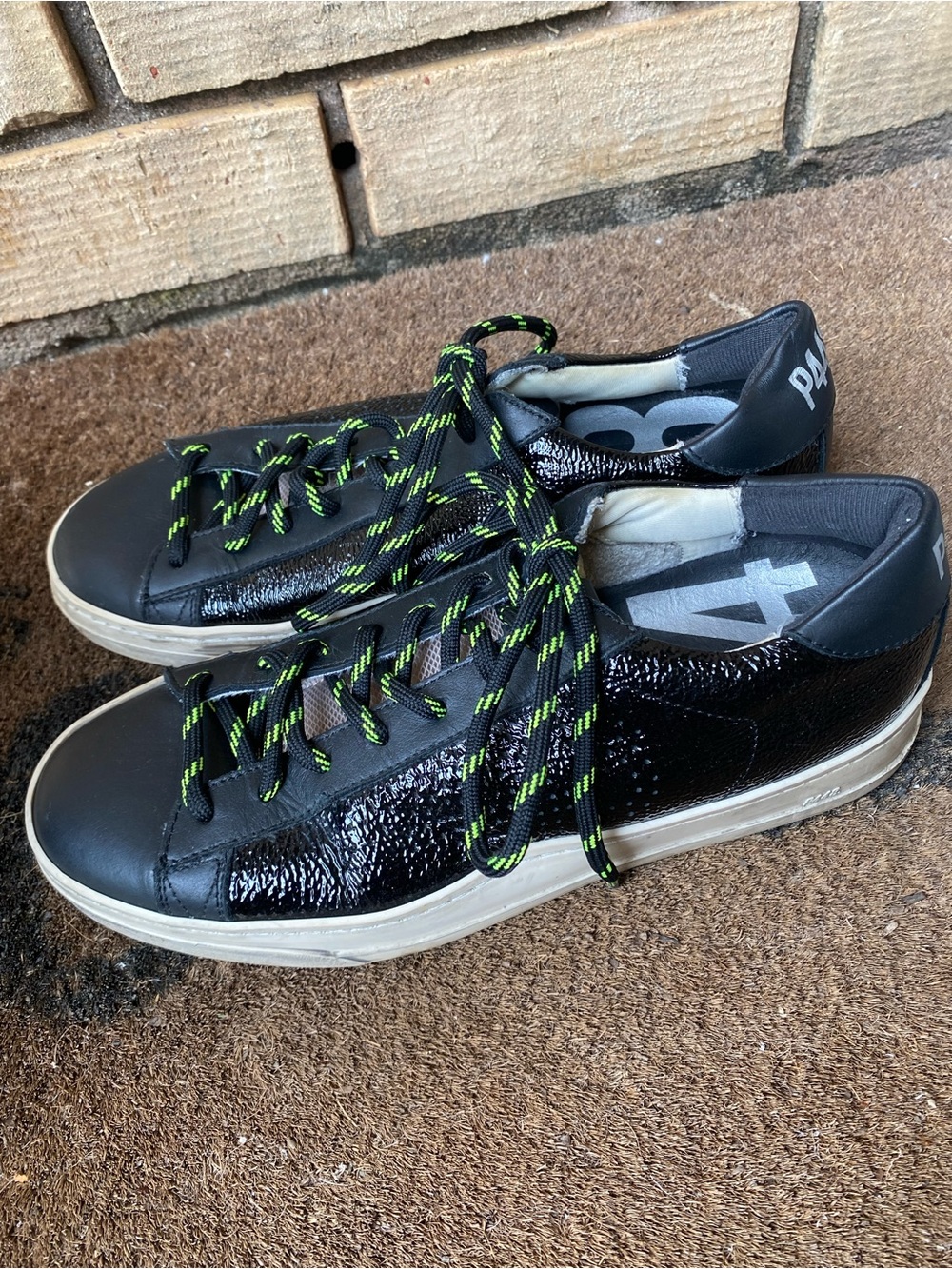 P448 Jack Low Top Sneakers Black / Neon Yellow Laces EU 40 - Like New! - Picture 2 of 11